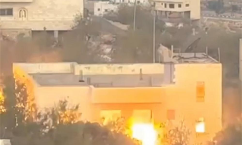 قوات الاحتلال تفجر منزل القيادي في &quot;حماس&quot; صالح العاروري بالضفة الغربية