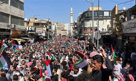 آلاف الأردنيين يحتشدون في عمّان نصرةً للمقاومة ورفضاً لمجازر الاحتلال بغزة