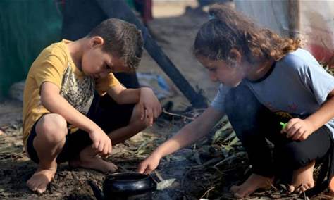 المساعدات الغذائية التي تدخل إلى غزة لا تكفي سوى 10% من الاحتياجات