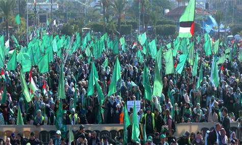 آلاف الفلسطينيين يحيون ذكرى انطلاقة &quot;حماس&quot; في الضفة 