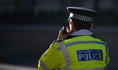 توقيف شرطي بريطاني بسبب “إظهار دعمه لحماس”