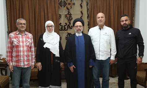 العلامة فضل الله خلال استقبال وفد الخدمات الاجتماعية: تفاقم الأزمة المعيشية يتطلب تفعيل التكافل وزيادة ميزانيات الوزارات المعنية