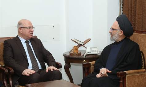 العلّامة فضل الله استقبل الوزيرين حيدر ومكّي والنّائب مخزومي ووفود معزّية بوالدته