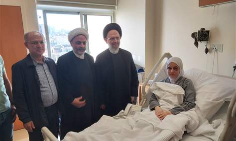 العلامة فضل الله زار الجريحة بزي في المستشفى على رأس وفد من المبرات