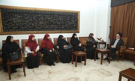 سماحة العلامة السيد علي فضل الله استقبل وفد مشروع الخير والكاتبة فاطمة يوسف