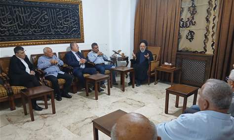 العلامة فضل الله يستقبل فاعليات عيناتا:  لتوحيد الجهود ورفع الصوت لوقف هدم وجرف قرى الجنوب