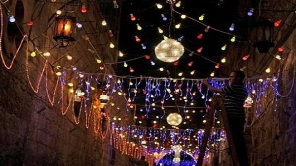 كيف يعيش المغتربون شهر رمضان في الغربة؟ شهر رمضان في الغربة