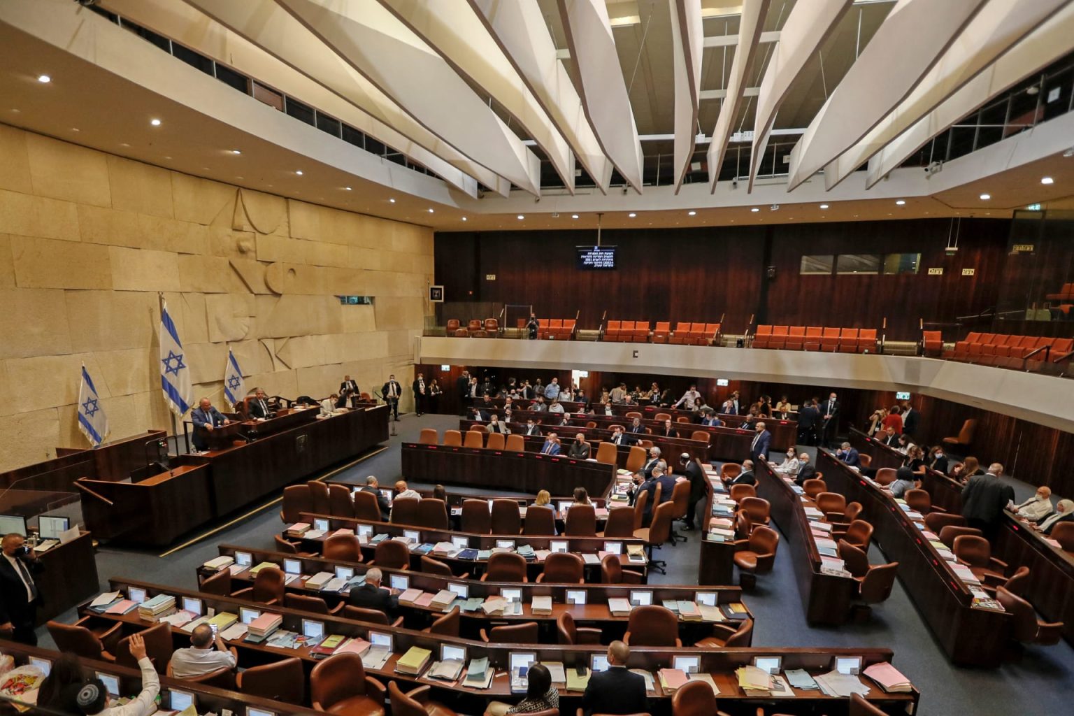 حزب العمل الاسرائيلي سيقدم اقتراحا إلى الكنيست لحجب الثقة عن حكومة نتنياهو اليمينية.